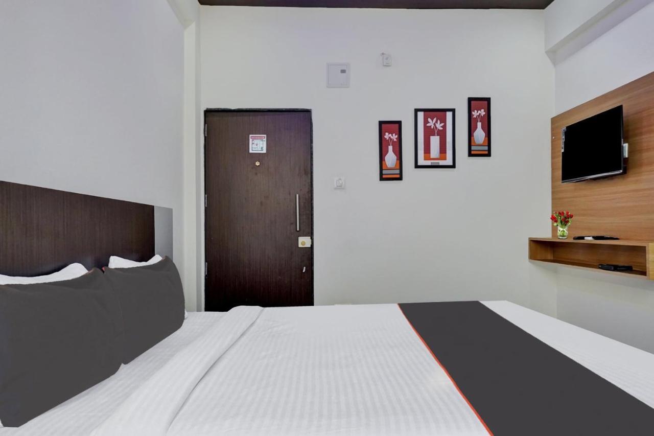 Super Collection O Eon Inn Near Pune Airport Kharadi Eksteriør billede