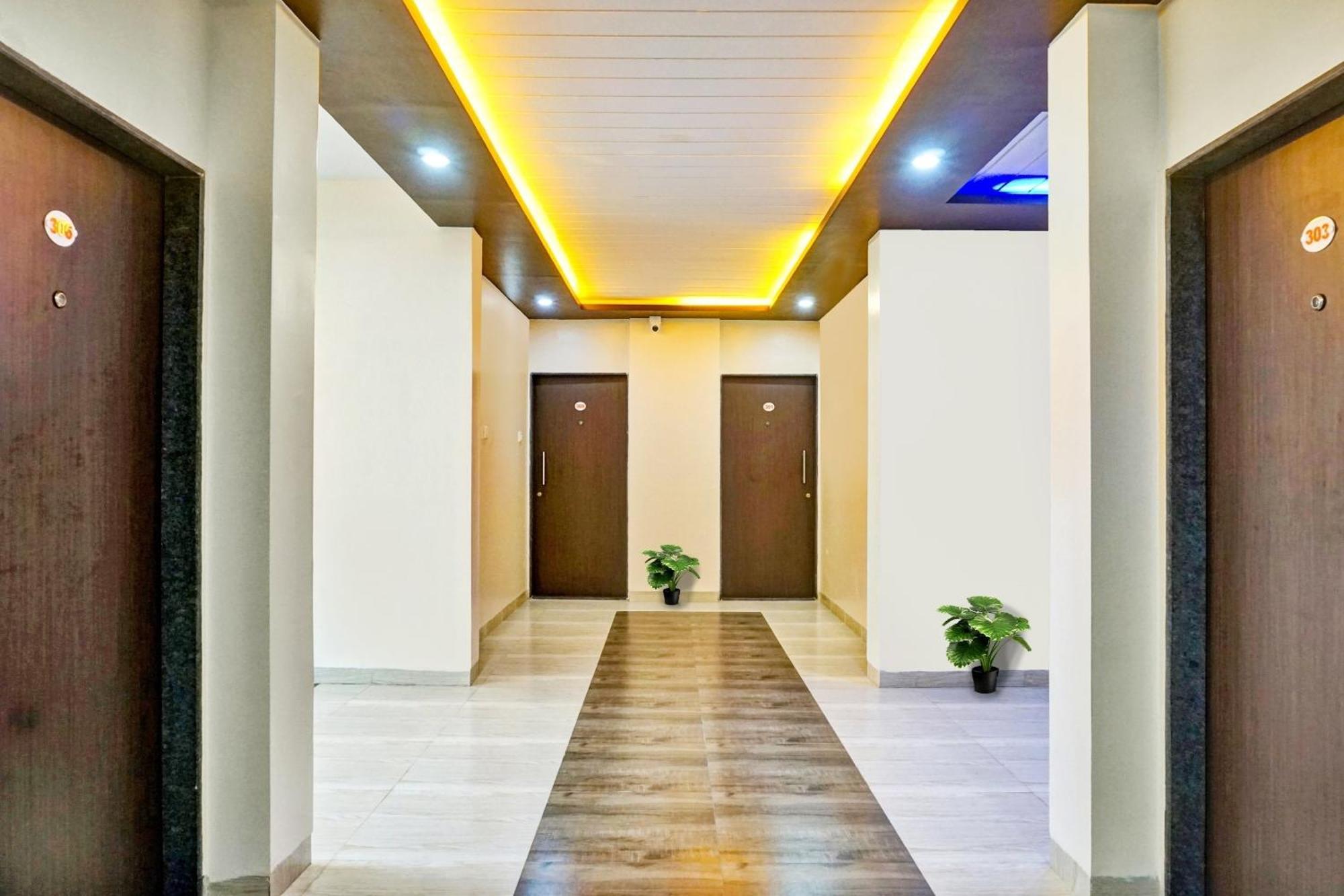 Super Collection O Eon Inn Near Pune Airport Kharadi Eksteriør billede