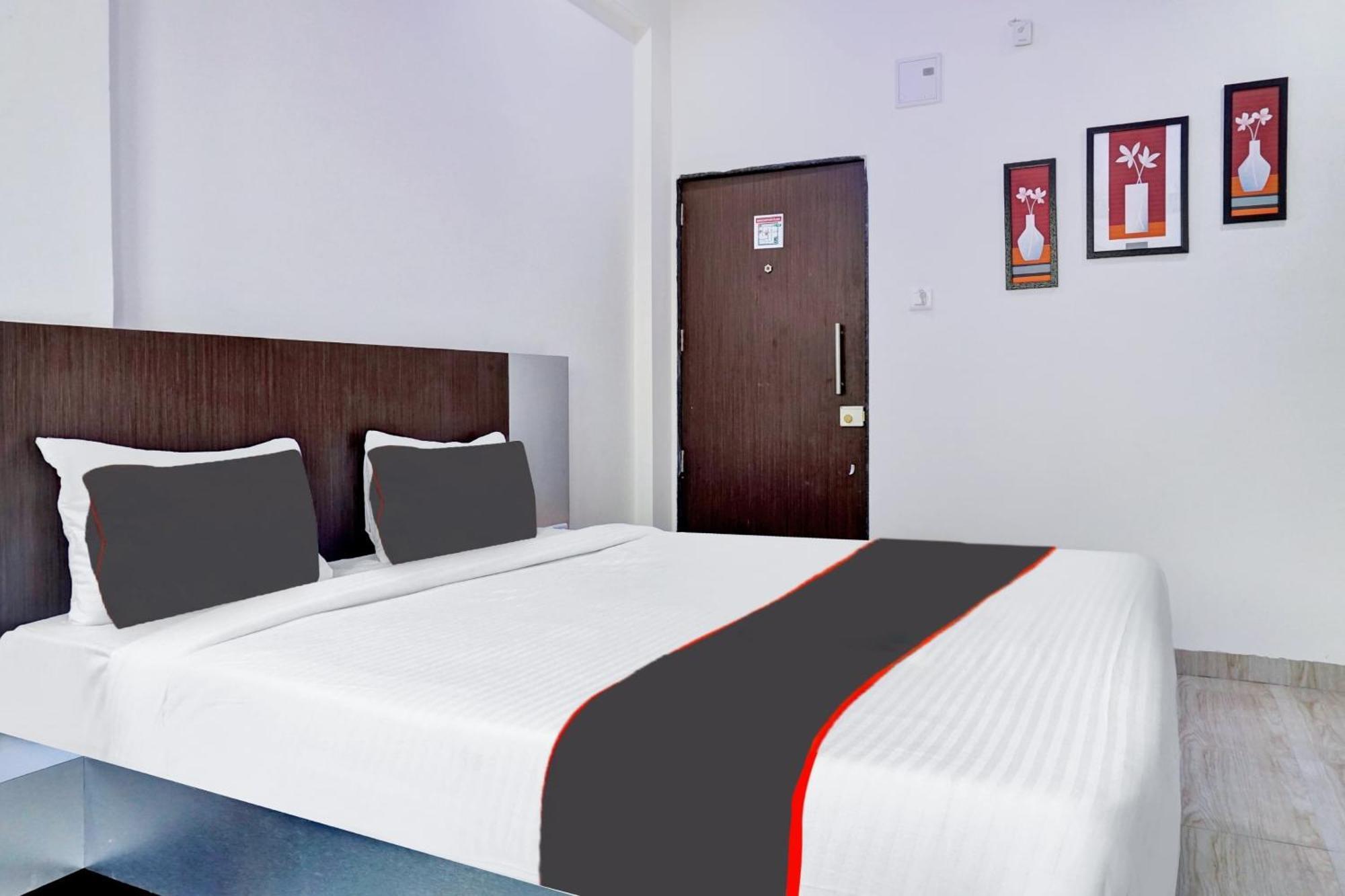 Super Collection O Eon Inn Near Pune Airport Kharadi Eksteriør billede